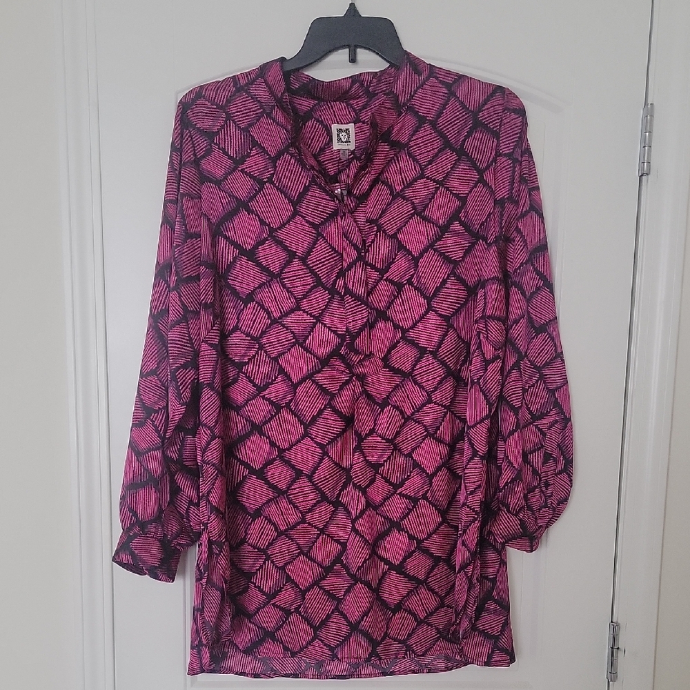 Pink and Black Geometric Women's Top